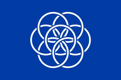 Seven interlocking circles form a flower.